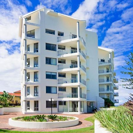 Oceanside Resort - Absolute Beachfront Apartments Gold Coast Eksteriør billede