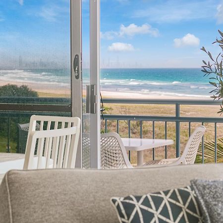Oceanside Resort - Absolute Beachfront Apartments Gold Coast Eksteriør billede