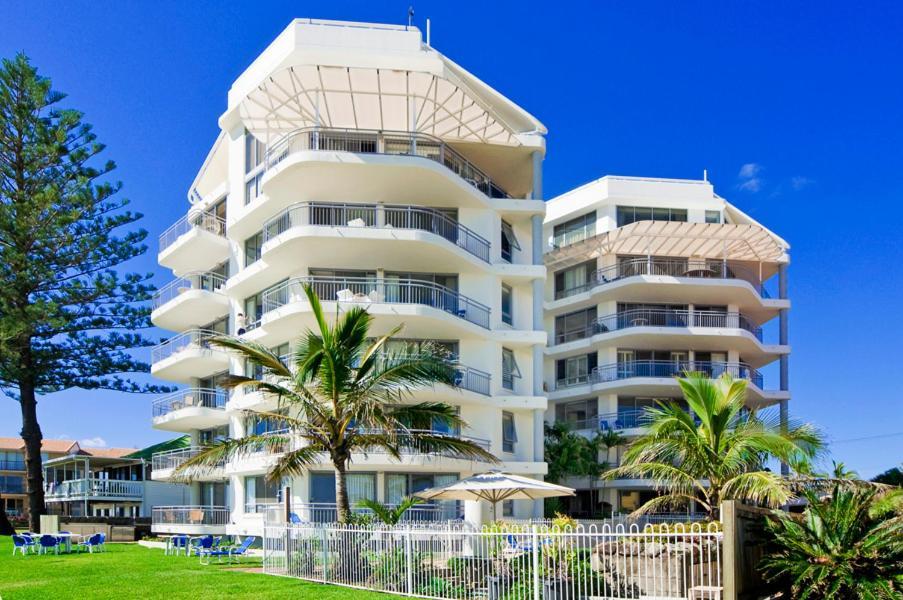 Oceanside Resort - Absolute Beachfront Apartments Gold Coast Eksteriør billede