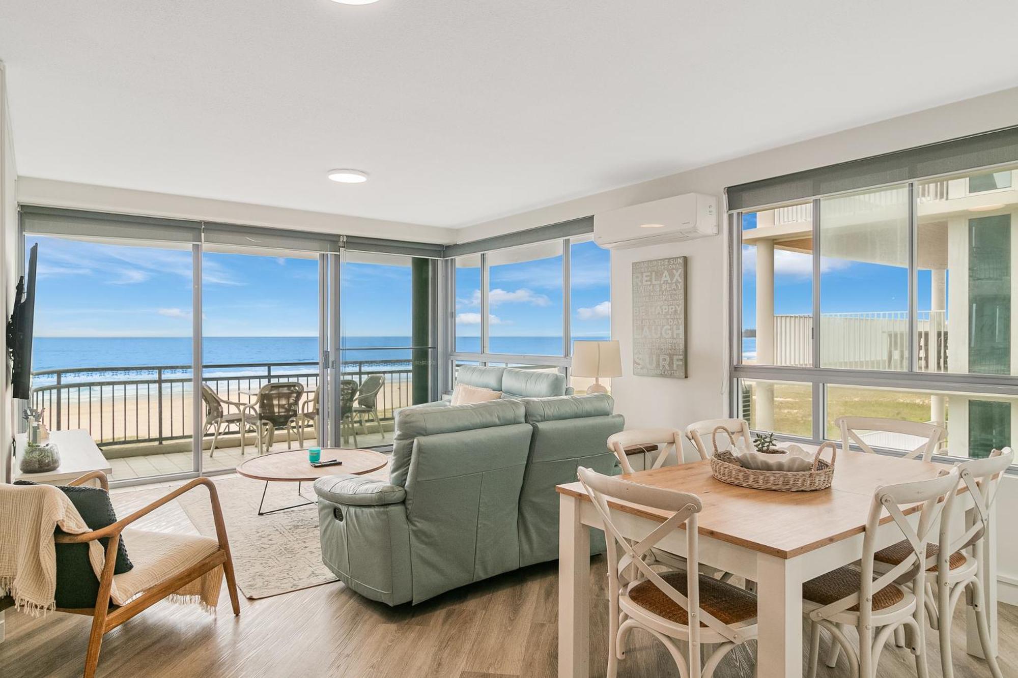 Oceanside Resort - Absolute Beachfront Apartments Gold Coast Eksteriør billede