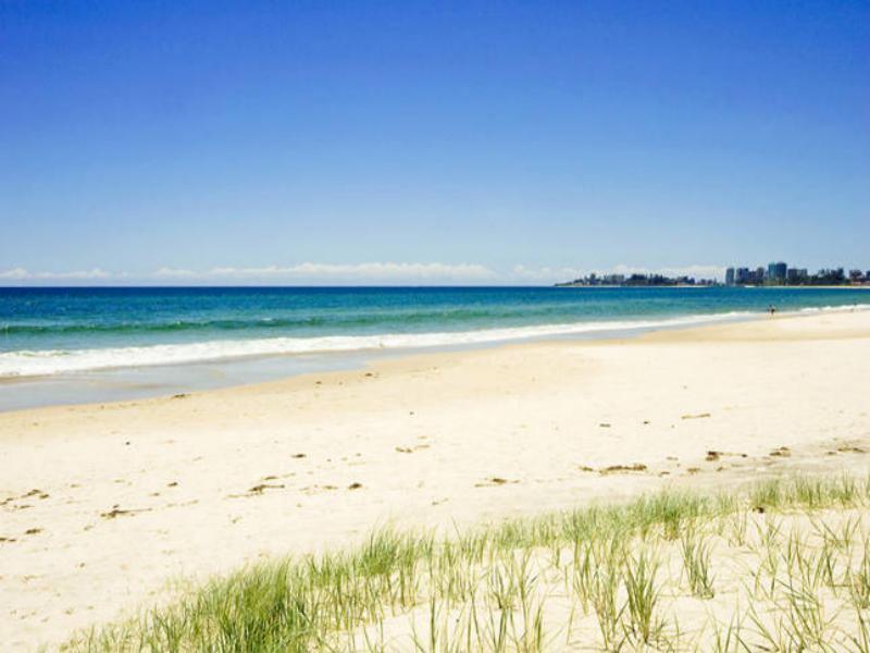 Oceanside Resort - Absolute Beachfront Apartments Gold Coast Eksteriør billede