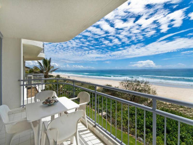 Oceanside Resort - Absolute Beachfront Apartments Gold Coast Eksteriør billede