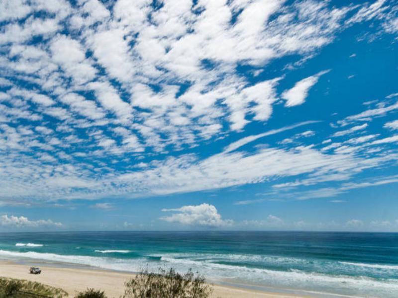 Oceanside Resort - Absolute Beachfront Apartments Gold Coast Eksteriør billede