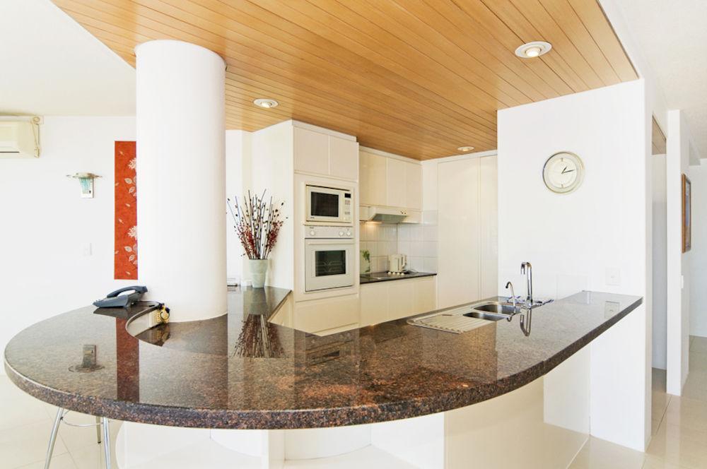 Oceanside Resort - Absolute Beachfront Apartments Gold Coast Eksteriør billede