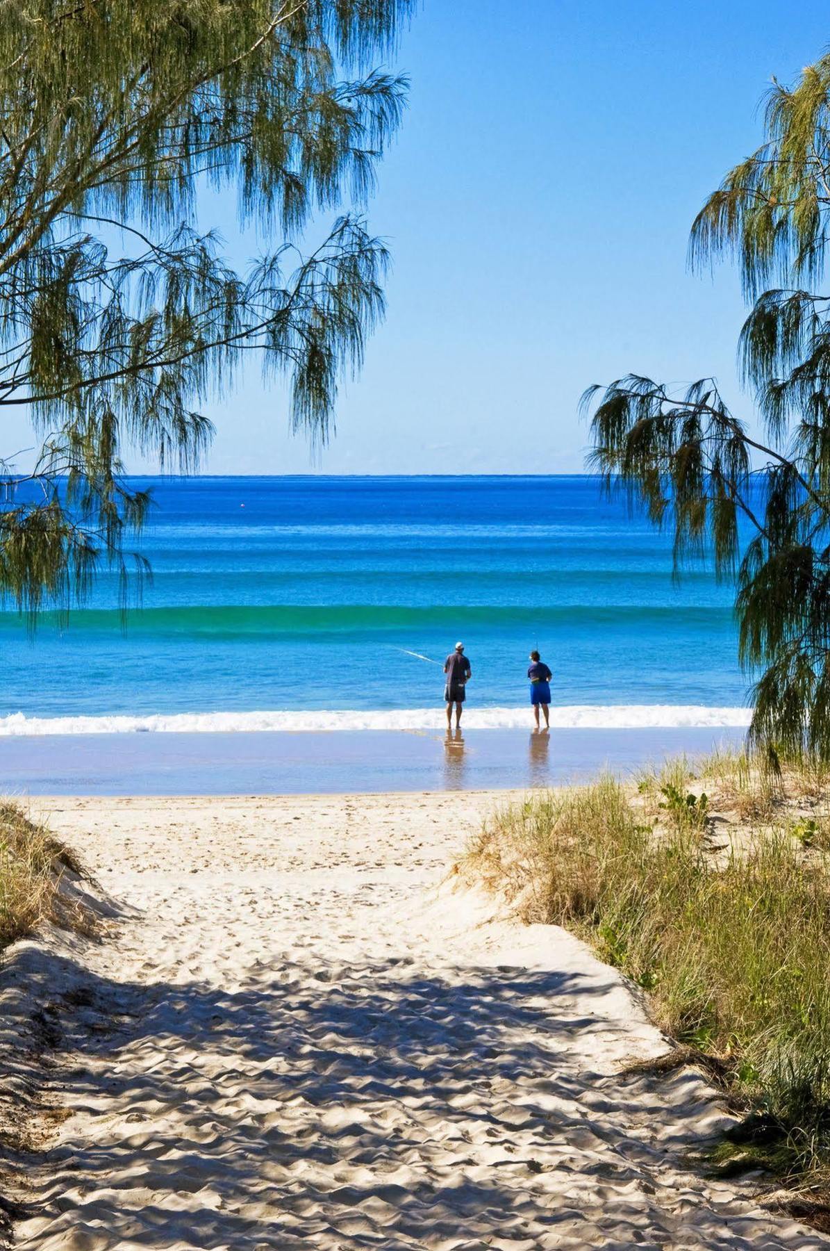 Oceanside Resort - Absolute Beachfront Apartments Gold Coast Eksteriør billede